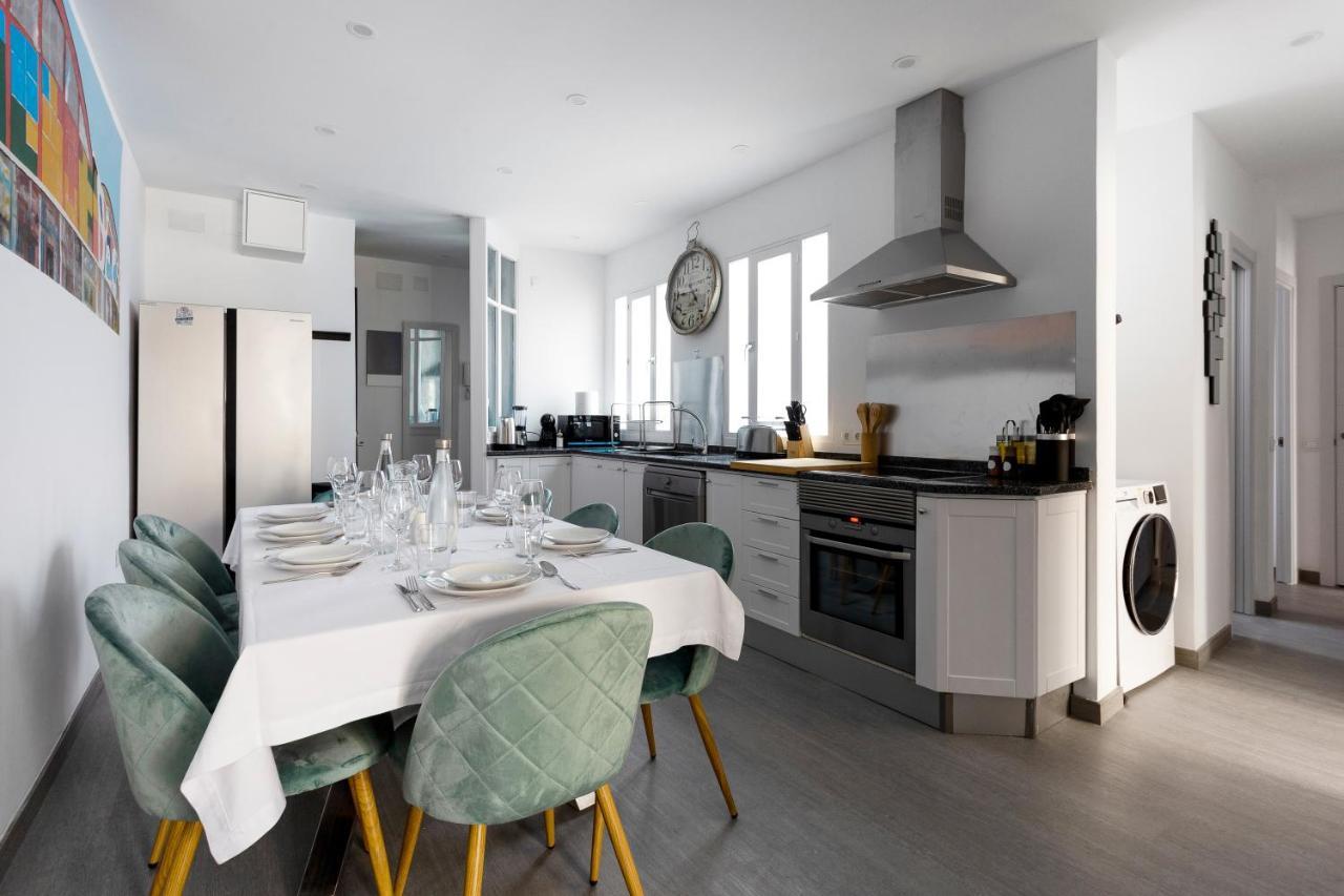 Downtown La Latina Grupos, By Monaro***** Apartment