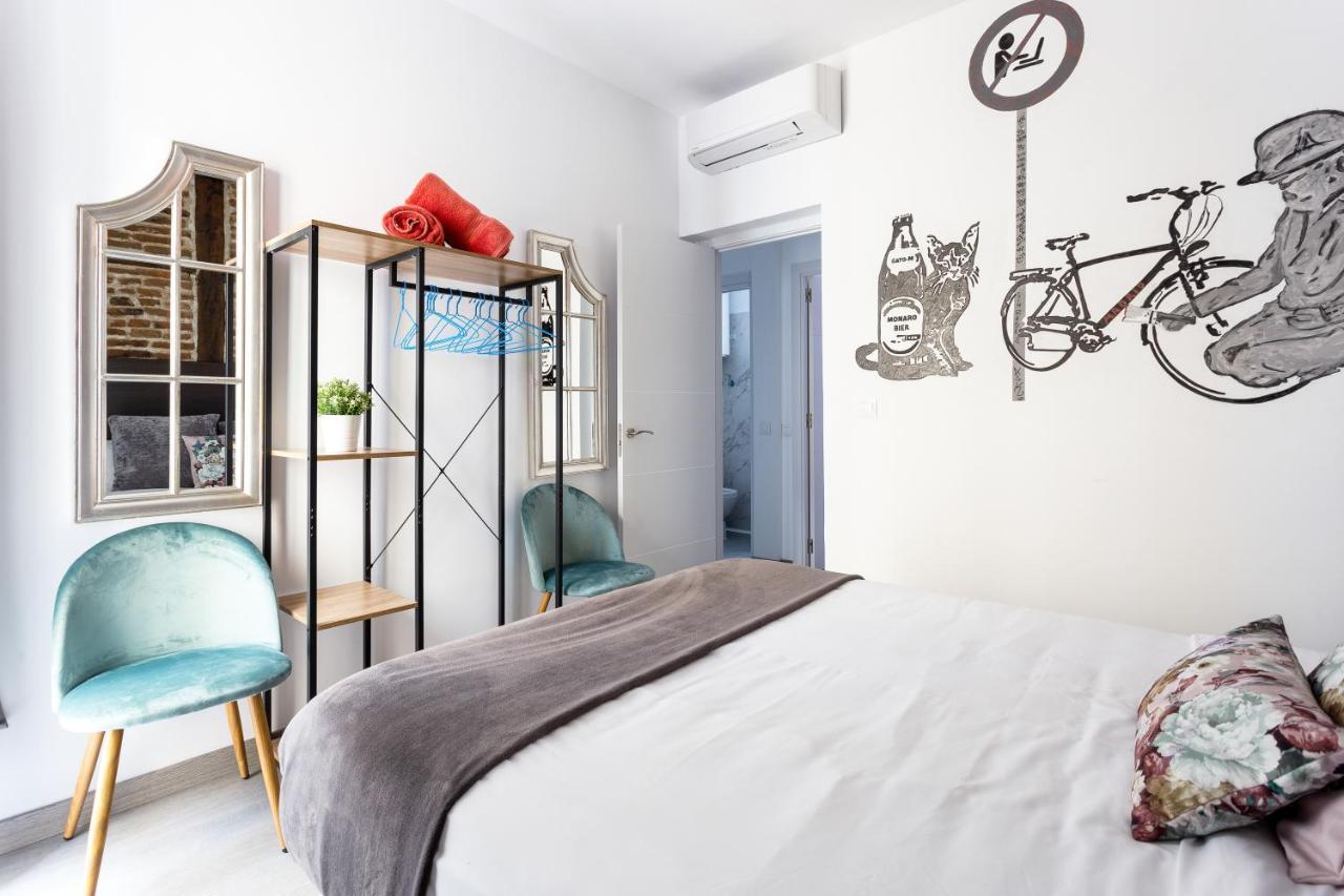 Downtown La Latina Grupos, By Monaro***** Apartment
